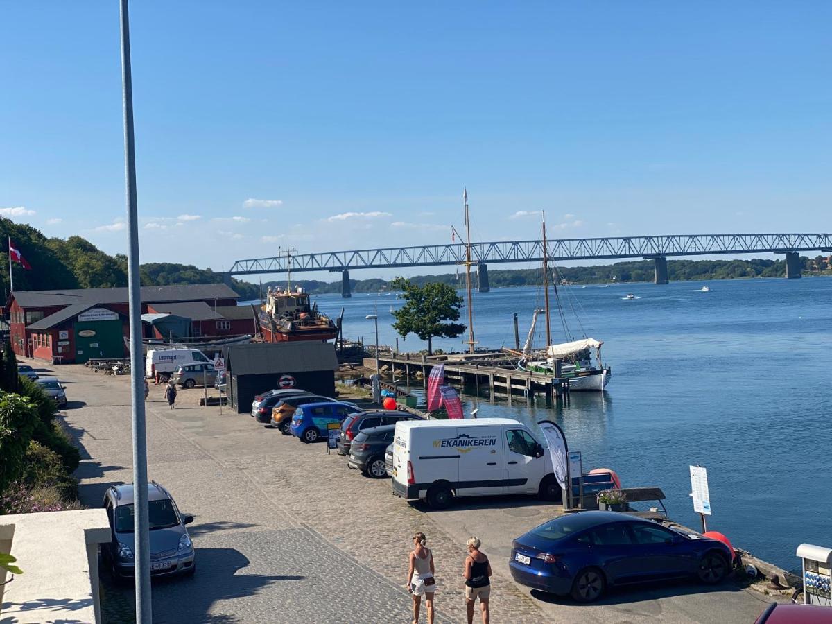 Dock House 95-97 Lägenhet Middelfart Exteriör bild